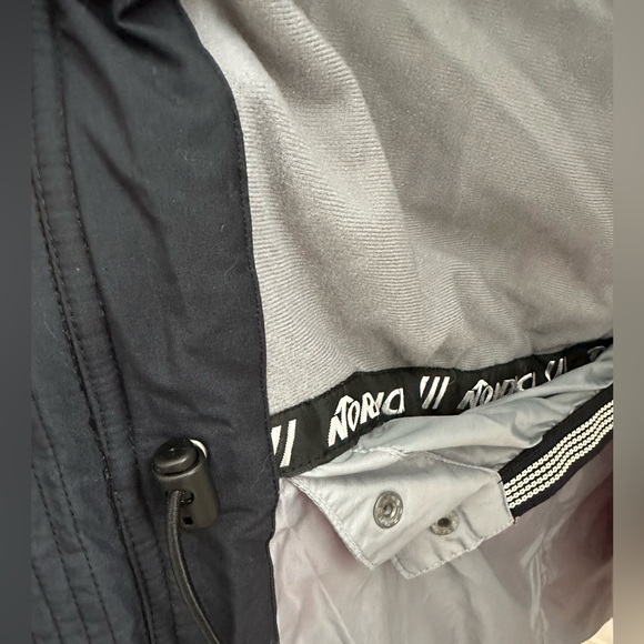 *Nordica Ski Jacket, Size Medium/Large (ML), Red/Black - Picture 7 of 9